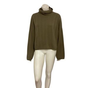 W.Cashmere Olive Green Turtleneck Sweater